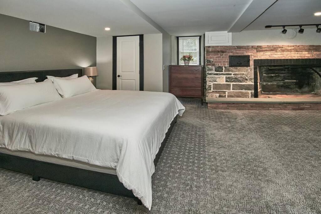 Craftsman Hideaway At The 1841 Farmhouse チェスター エクステリア 写真